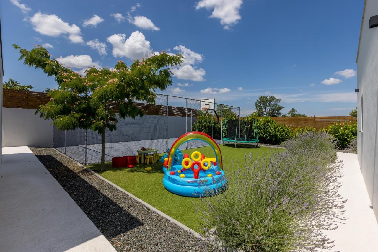 Villa O Vodice Exterior photo